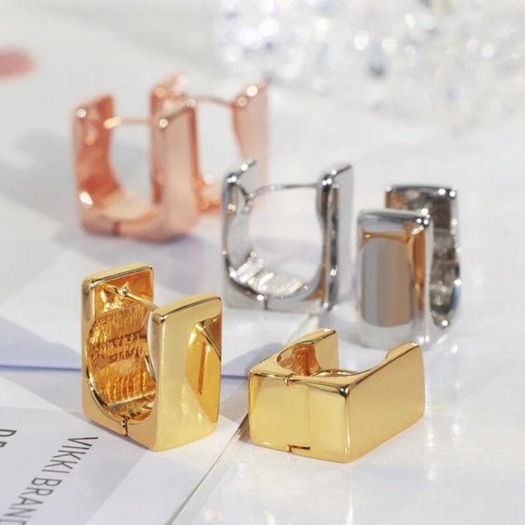 NWOT SHEIN Charm-In 6 Pieces Set 18K Gold Plated Copper 3D Square Stud Earrings - Picture 1 of 9